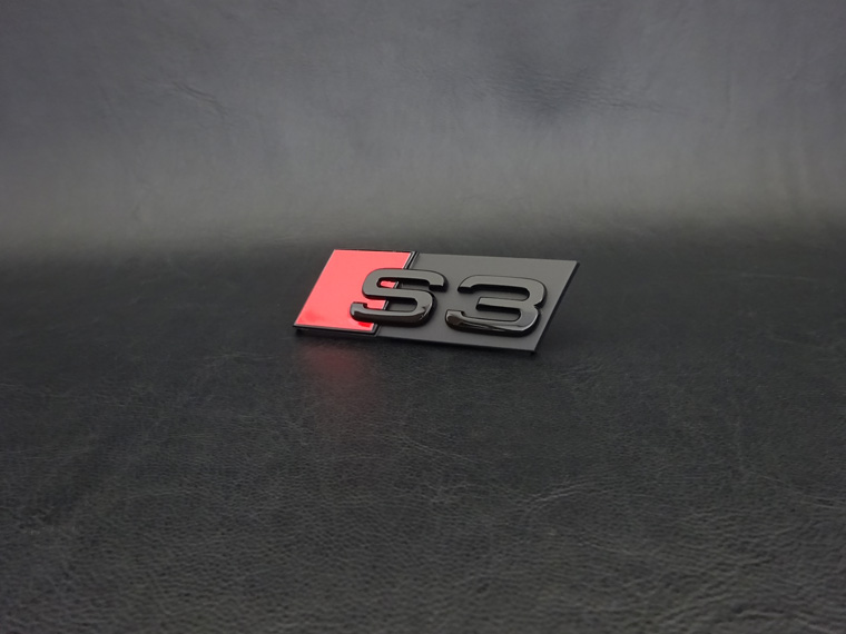 画像2: Audi純正S3(8P,8V,GY)グリル用ブラックエンブレム