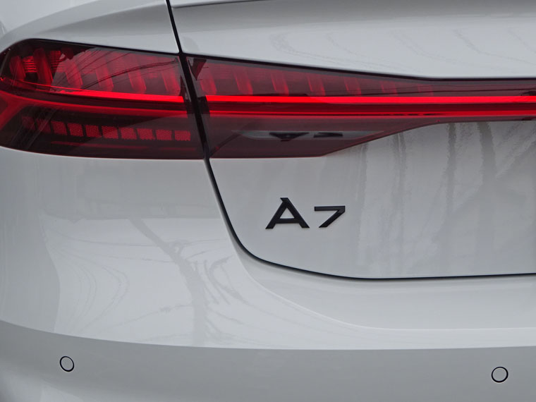 画像1: Audi純正リア用A7ブラックエンブレム