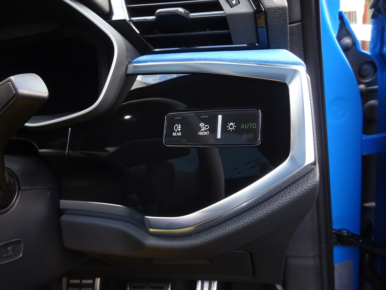 画像1: Audi純正Q3/RS Q3(F3)用ハイグロス静電容量式ヘッドライトスイッチ