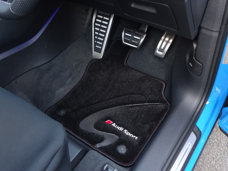 アウディ純正A8/S8(F8)専用プレミアムスポーツフロアマット - G-Speed
