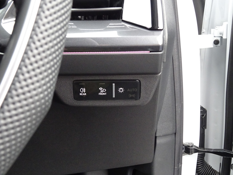 画像1: Audi純正Q4 e-tron(FZ/F4)用ハイグロス静電容量式ヘッドライトスイッチ