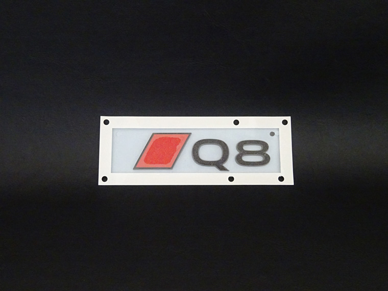画像4: AudiAG純正Q8 e-tron用Q8 S lineブラックエンブレム