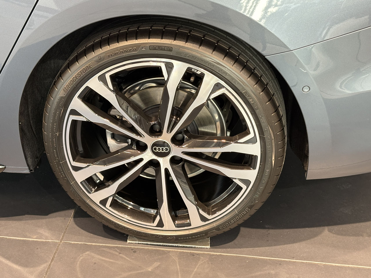 画像1: Audi純正A5/S5(FU)用5ツインスポークブラックメタリックポリッシュトアルミホイールセット