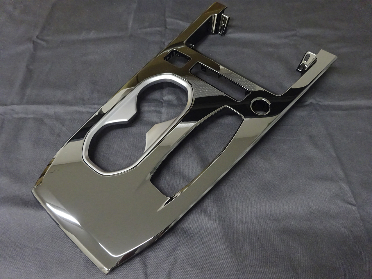 バナジウムブラックトリム