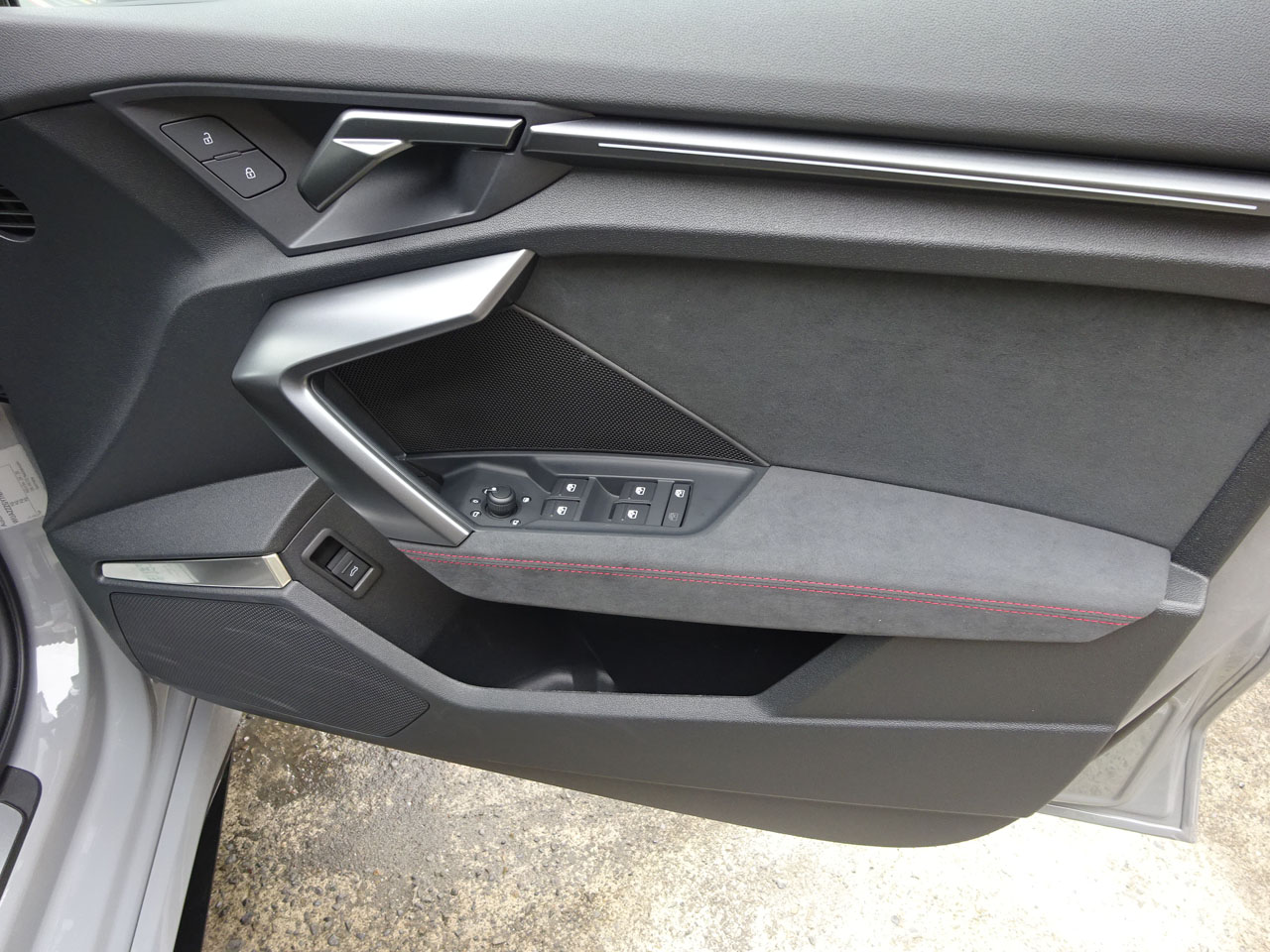 他もバナジウムブラックでコーディネイト