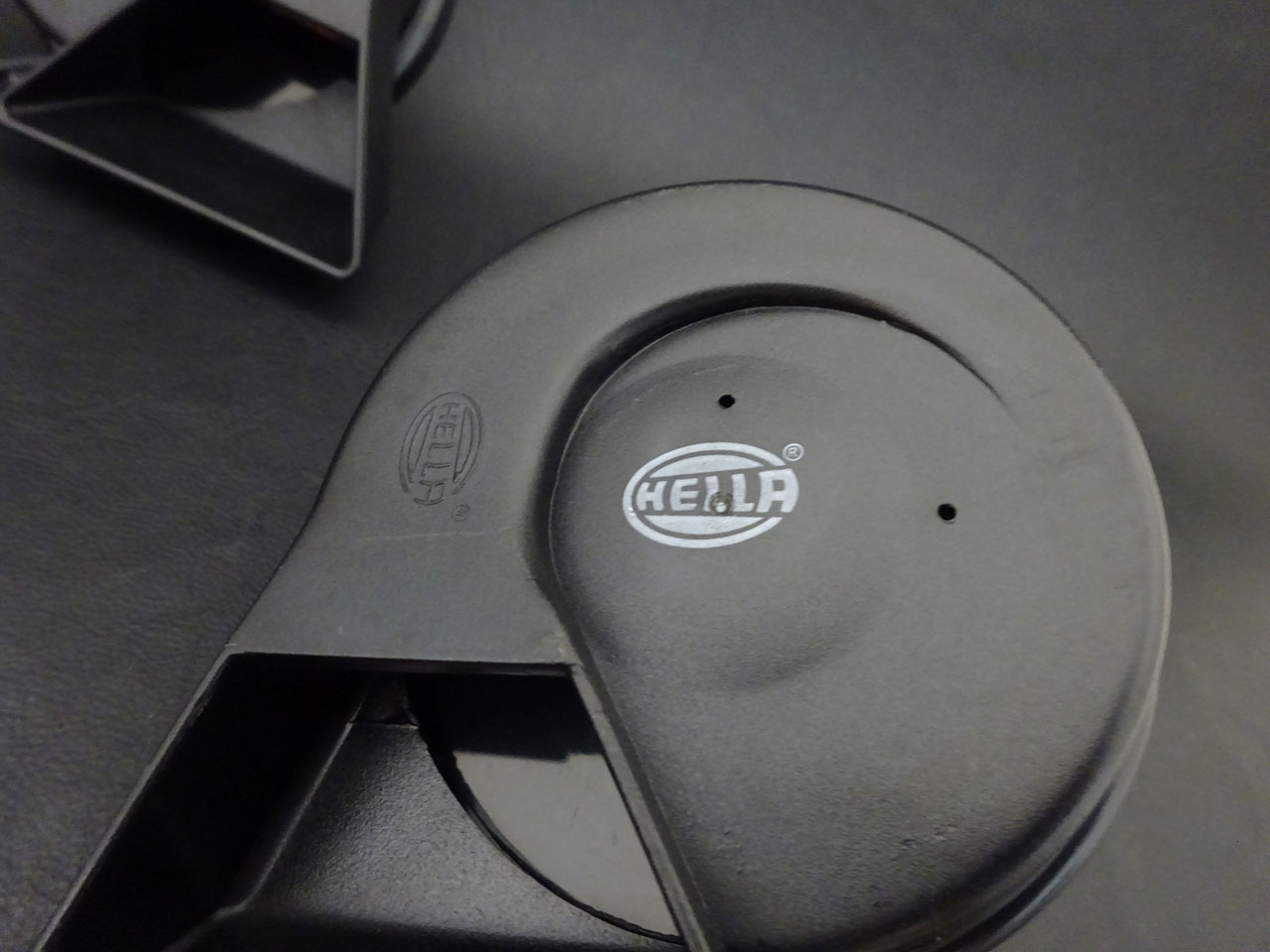 画像3: Q4用Hella Twin Tone Horn