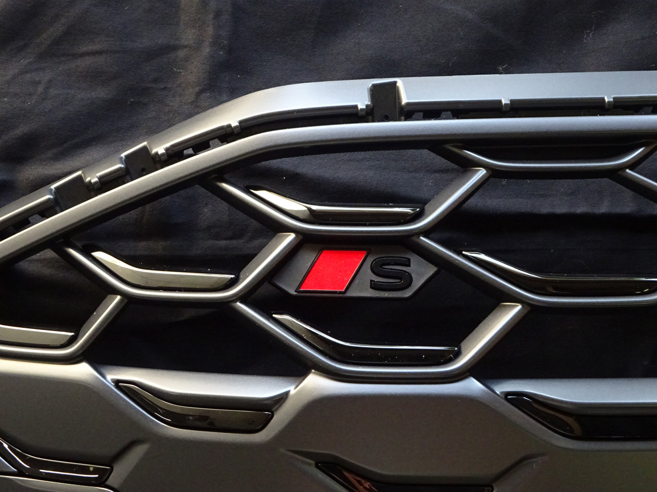 待望のSロゴ付き