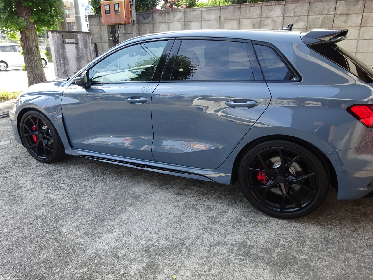 画像5: AudiAG純正オールブラックセンターキャップ4個セット