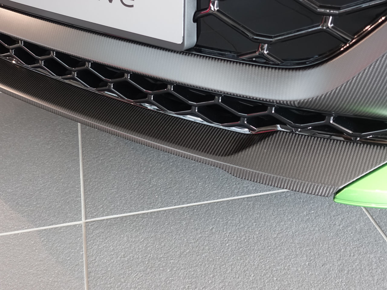 画像1: アウディ純正RS Q8 Performance用マットカーボンフロントロアスポイラー