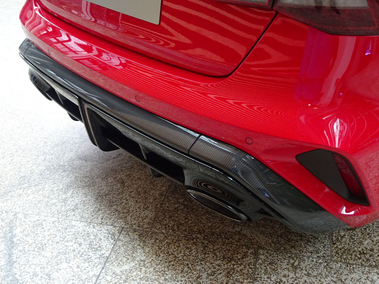 画像1: AudiAG純正RS 3(GY/8Y)用カーボンディフューザートリムセットセット