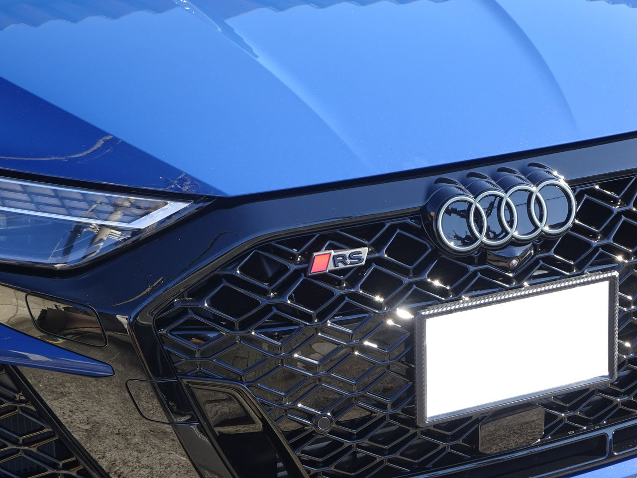 画像1: Audi純正FL後RS 3(GY/8Y)用RSロゴグリルエンブレム