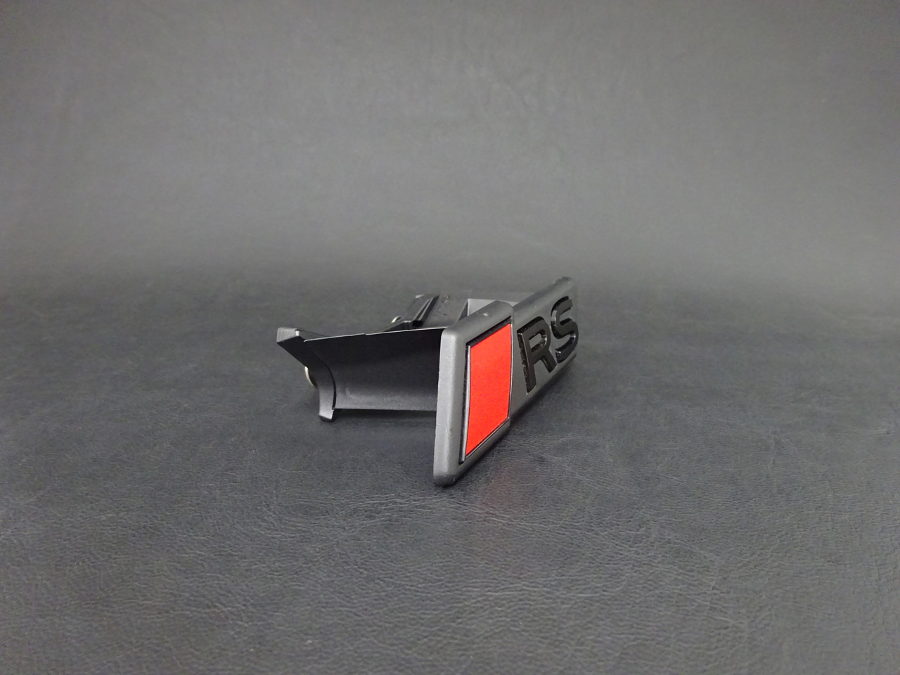 画像3: Audi純正FL後RS Q8後付け用RSロゴグリルエンブレム