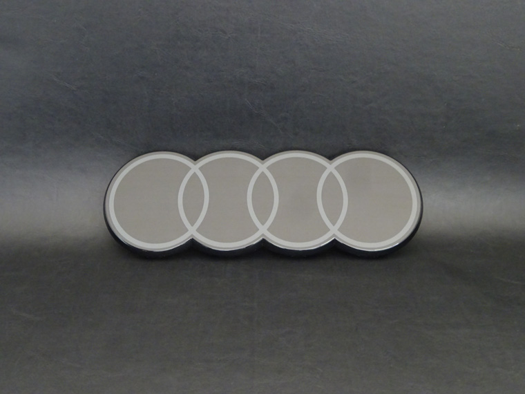 画像2: Audi純正Q4 e-tron(FZ/F4)フロント純正流用4Ringsブラックエンブレム