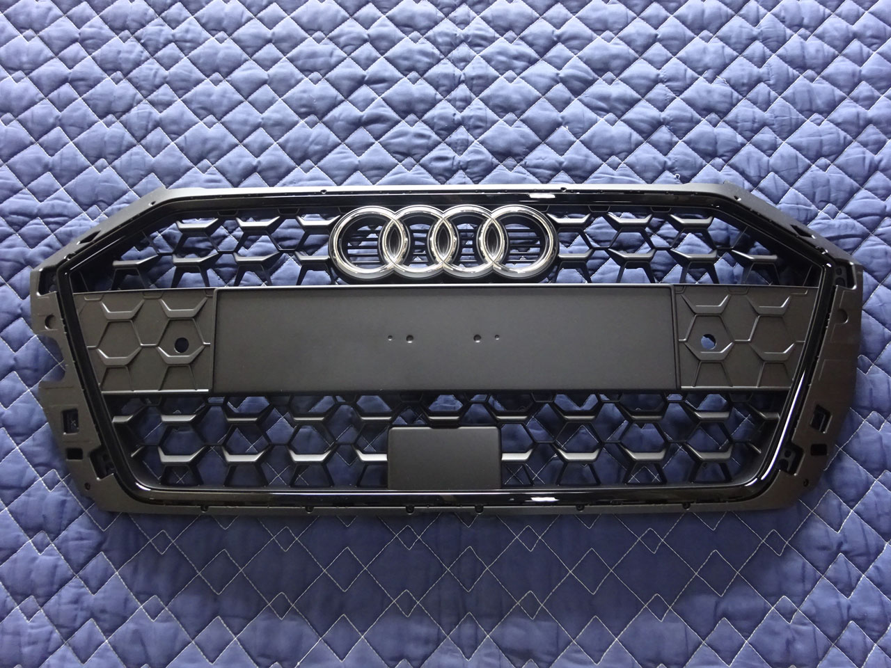 画像3: Audi純正A1スポーツバック(GB)用ブラックスタイリング用フロントグリル