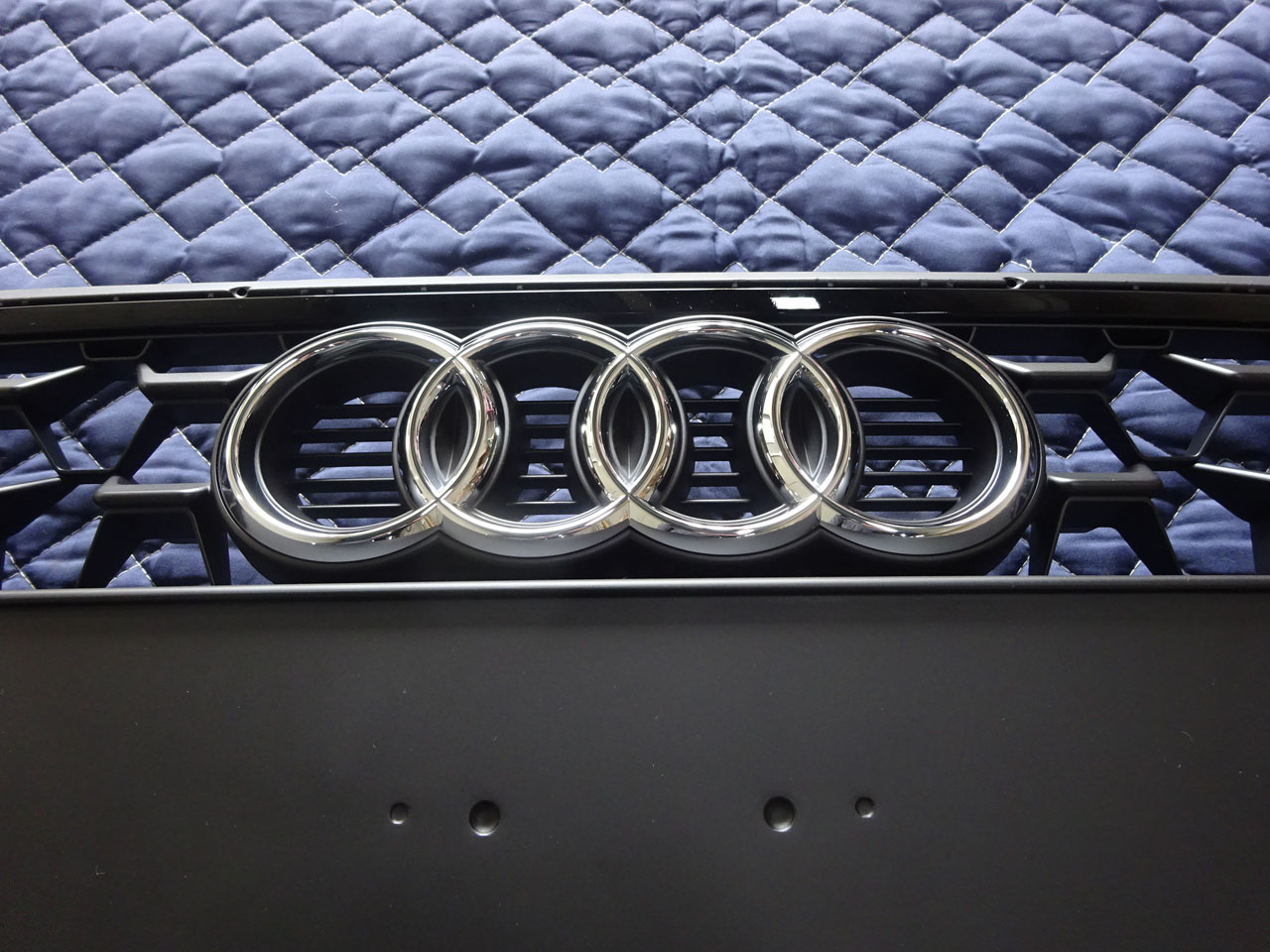 画像6: Audi純正A1スポーツバック(GB)用ブラックスタイリング用フロントグリル