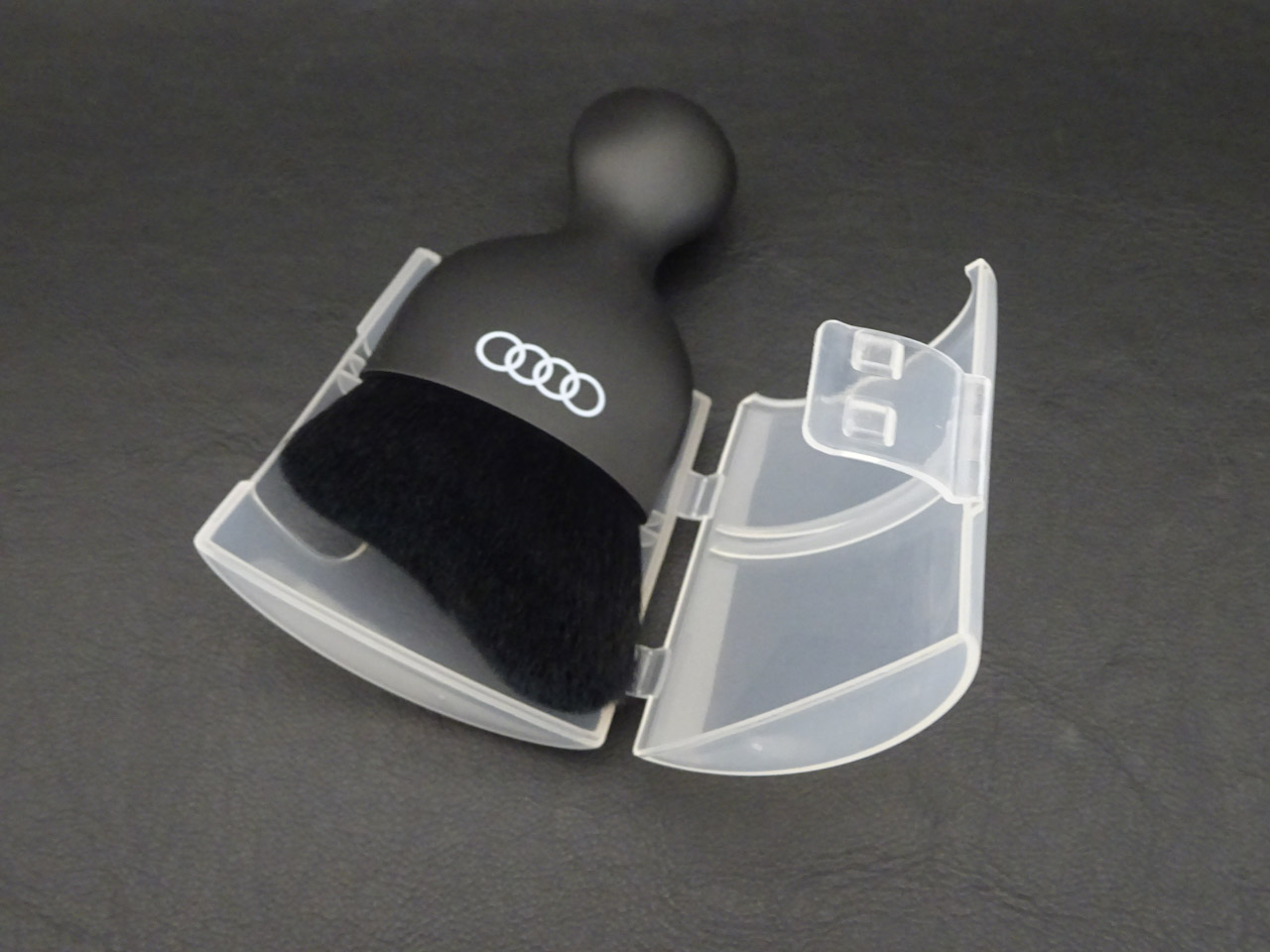 画像2: AudiAG純正インテリアクリーニングブラシ