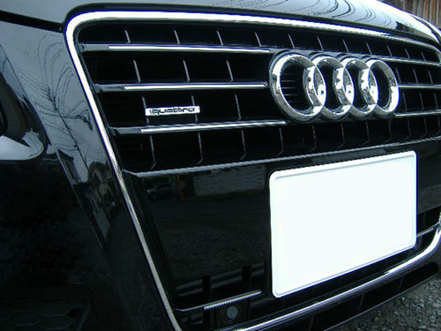 画像1: (FL前)Audi純正A4(8K)/A5専用グリルクロームストリップ